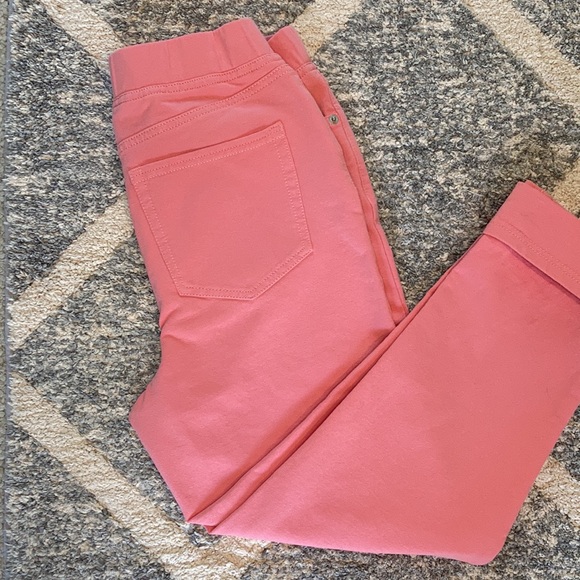 Denim & Co. Regular Comfy Knit Pull-On Crop - Picture 2 of 6